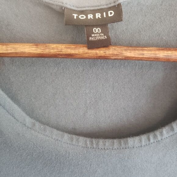 TORRID Blue Gray Cold Shoulder Top - Picture 3 of 4